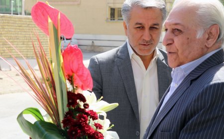کدام ادیبان و نویسندگان در سالی که گذشت قلم بر زمین گذاشتند؟