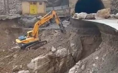 جاری شدن سیل در روستای ارژن و احیای آبشار روستا