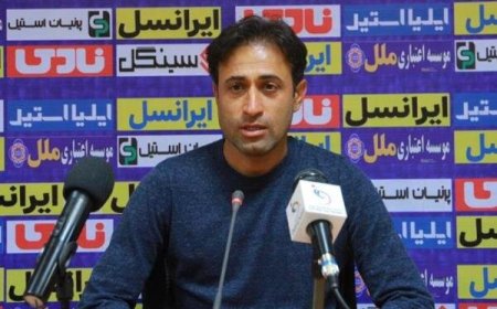 مهدی رجب‌زاده: برخی اتفاقات تنها در فوتبال ایران رخ می دهد