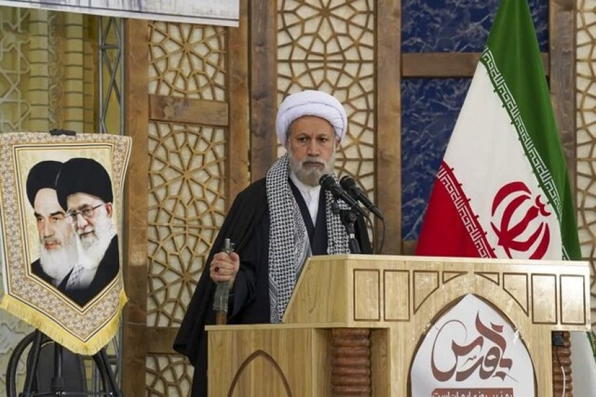امام جمعه شیراز :فرهنگ گردشگری به موازات صنعت گردشگری باید رشد کند