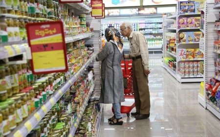 روزنامه جمهوری اسلامی: گرانی شدید کمر مردم را شکسته و دولت رئیسی فقط سکوت می‌کند
