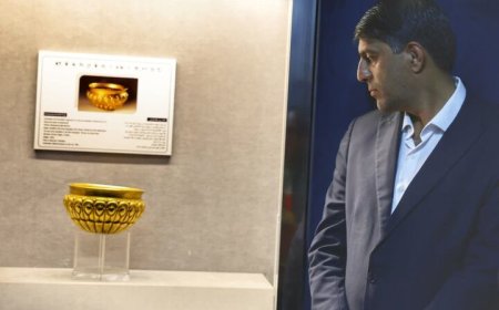 ببینید| گوشه هایی از آیین رونمایی از جام خشایارشاه در تخت جمشید