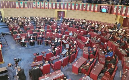 تکیه موحدی کرمانی بر صندلی ریاست در «سه شنبه تلخ» مجلس خبرگان /رئیسی رأی آورد اما... /آل هاشم اولین حضور را تجربه نکرد و رفت