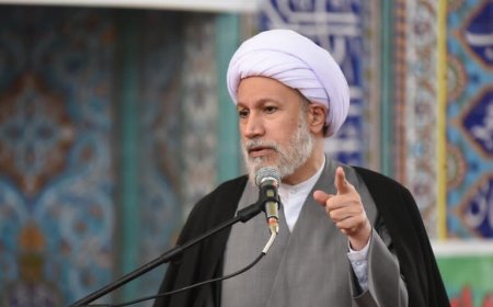 امام جمعه شیراز: نظام اسلامی ایران از سال ۵۹ تا امروز درگیر جنگی فرهنگی است