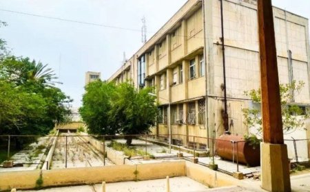 مخابرات شیراز عمارت دیوان‌خانه‌ی وکیل را تخلیه نمی‌کند
