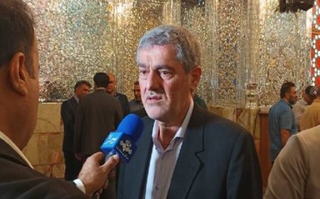 استاندار: مردم فارس همیشه پا به کار انقلاب هستند