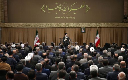 رهبر انقلاب: موفقیت رئیس جمهور و دولت جدید، موفقیت همه ما است