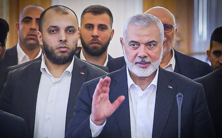 تصویراز شهید اسماعیل هنیه و «وسیم ابوشعبان» محافظ ایشان