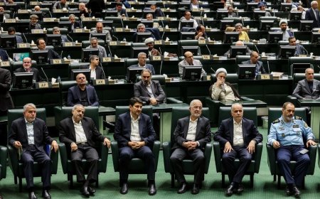 کنایه تند روزنامه اصولگرا به اصلاح طلبان: مجلس به وزرایی که در فتنه ۸۸ حضور داشتند رای اعتماد داد