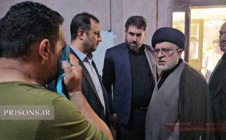 رسیدگی رییس کل دادگستری فارس به مشکلات ۲٠ زندانی شاغل زندان  عادل آباد