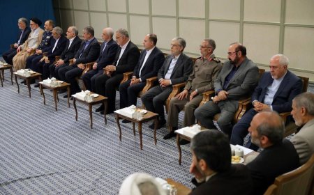 ‏حضور دکتر ظریف معاون امور راهبردی رییس جمهور در دیدار اعضای دولت چهاردهم با رهبر انقلاب