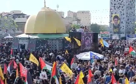 مداحی حاج محمود کریمی در مراسم تشییع پیکر شهید عباس نیلفروشان