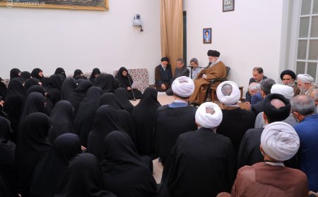 رهبر انقلاب: لزوم تحول در حوزه علمیه و به روز شدن آن برای پاسخگویی به مسائل جدید جامعه