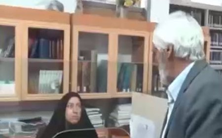 کامیوندار ۶۳ ساله، عضو بزرگترین کتابخانه روستایی کشور