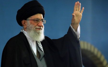 رهبر انقلاب:  کسانی که توانستند توطئه خباثت آلود آمریکا در قضیه اورانیوم غنی سازی شده 20 درصد که مورد نیاز کشور بود را بشکنند بسیجیان بود