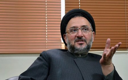 انتقاد ابطحی از مجلس: زمان جنگ در سوریه و لبنان لایحه حجاب می‌دهند و به ظریف گیر می‌دهند