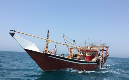 نجات ۱۱ خدمه یک فروند لنج صیادی در بوموسی