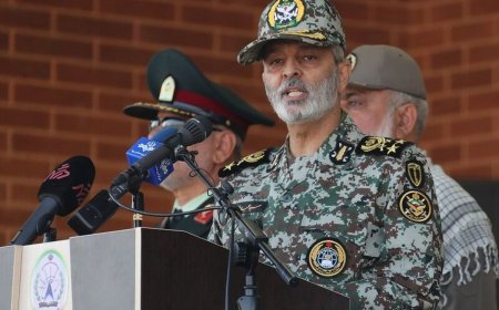 فرمانده کل ارتش: خیال مردم از آمادگی نیرو‌های مسلح راحت باشد
