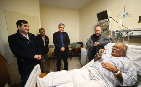 عیادت دنیامالی از حسن روشن