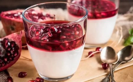 دسر شب یلدا؛ طرز تهیه پاناکوتا انار