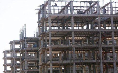 صادق: مسکن حمایتی متوقف نشده است