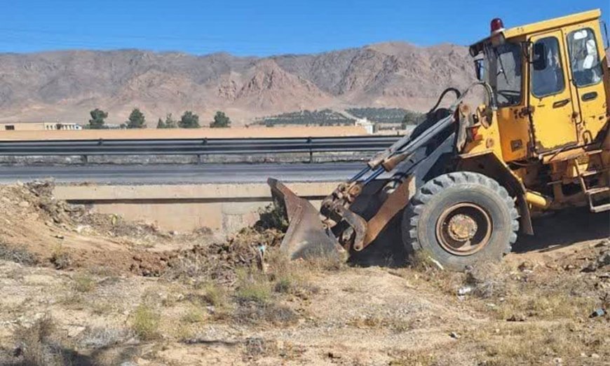 لایروبی بخشی از رودخانه های شهرستان آباده در استان فارس