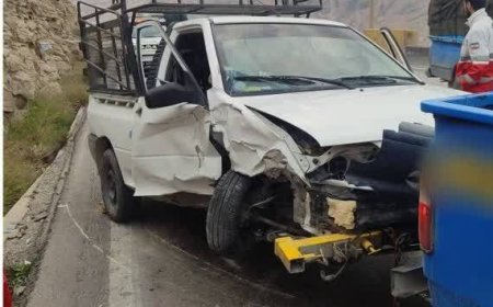 واژگونی یک دستگاه پراید وانت در جاده کنارتخته