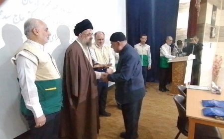امام جمعه لارستان : مردم لارستان در ارادت به امام رضا (ع) در سطح کشور شگفتی ساز هستند