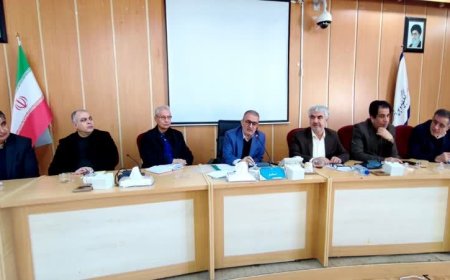 ۹۰۰ روستای زیر ۲۰ خانوار استان در برنامه های توسعه ای دیده شود