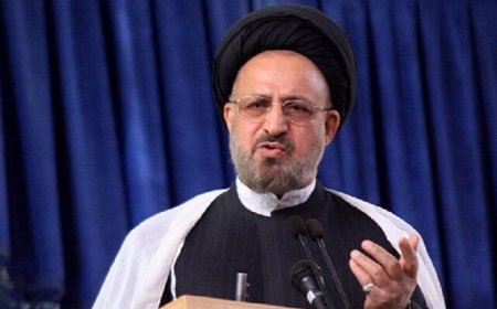 امام جمعه موقت شیراز: استقلال امروز ایران مرهون وحدت مردم و رهبری است