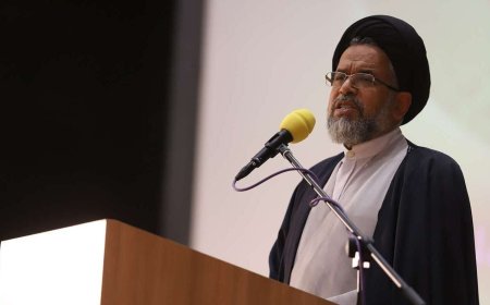 دستیار ویژه رئیس‌جمهور در شیراز اعلام کرد : انقلاب اسلامی، واگرایی ها را به همگرایی تبدیل کرد