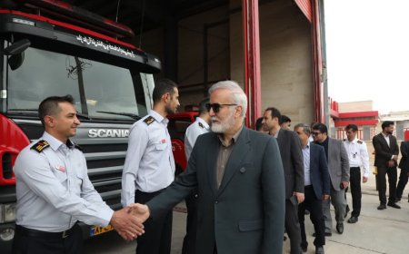 تجلیل شهردار کلان‌شهر شیراز از نوروزداران بی‌نوروز در ساعات آغازین سال ۱۴۰۴