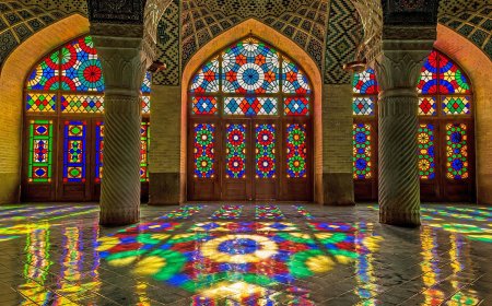 مدیریت‌های سلیقه‌ای، آفت گردشگری فارس چرا برخی بناهای شاخص شیراز در ایام نوروز تعطیل بود؟!