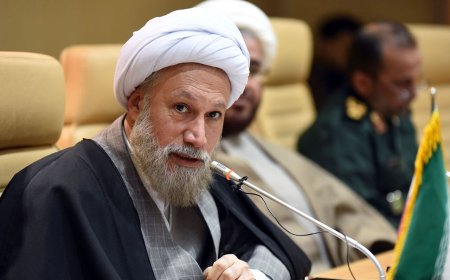 نماینده ولی فقیه در فارس: فاصله واقعی و آرمانی فرهنگی جامعه به معنای کم‌کاری مدیران در عرصه فرهنگ نیست