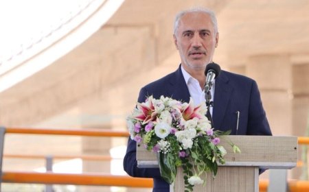 رئیس سازمان برنامه و بودجه کشور در شیراز اعلام کرد : تصویب قانون درآمدهای پایدار لازمه توسعه کلانشهرها است