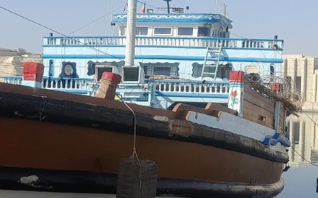 توقیف یک فروند شناور حامل ۴۰۱ هزار لیتر سوخت قاچاق در آب‌های خلیج فارس