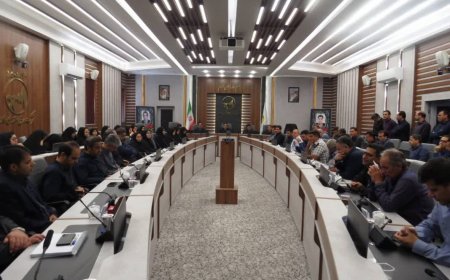 روز صنعت برق  و شاخه گلی جای خالی خادمان صنعت برق فارس