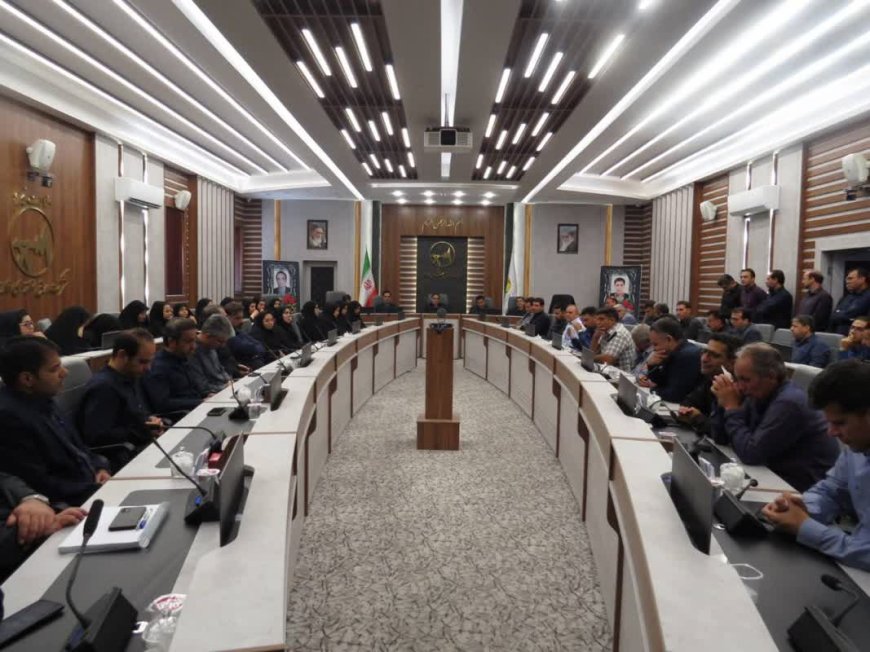 روز صنعت برق  و شاخه گلی جای خالی خادمان صنعت برق فارس