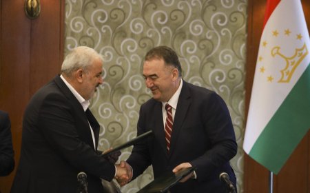 گزارش تصویری از امضای ۵ سند همکاری اقتصادی ایران و تاجیکستان در شیراز