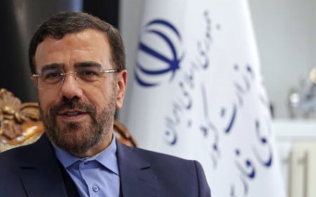 استاندار فارس: روابط عمومی‌ها جریان‌ساز و مردم‌نگر باشند
