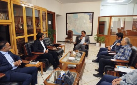 اتوبوس گردشگری اساتید دانشگاه برای حضور در شهرستان‌های فارس راه‌اندازی می‌شود