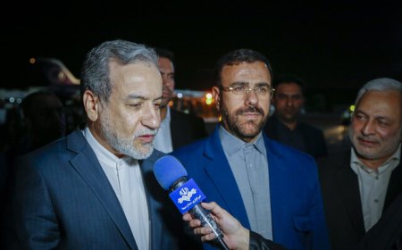 وزیر امور خارجه کشورمان وارد شیراز شد