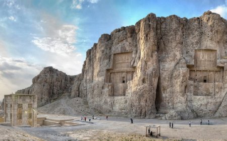 فرونشست به ۱۰ متری آرامگاه شاهان هخامنشی و ۳۰۰ متری تخت جمشید رسیده است