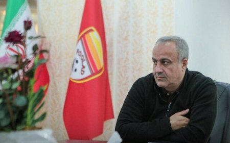 خبیری: هواداران فولاد بگذارند مدیران شرکت‌ در آرامش تصمیم بگیرند/ اگر خواهانم باشند موانع اداری را رفع می‌کنم