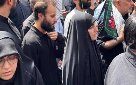 حضور فرزندان شهید سلیمانی در تشییع شهدا
