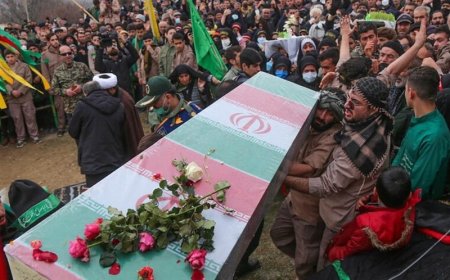 حماسه هرمزگانی‌ها در وداع با شهید آذربادگان؛ مشتی محکم بر دهان استکبار