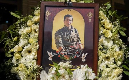 شهید امنیت شیراز بر دستان زائران و مجاوران حرم مطهر شاهچراغ (ع) تشییع شد