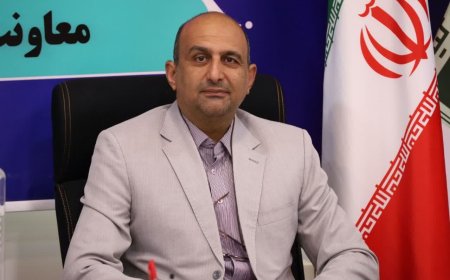 فارسی ها ٩٩ درصد باسوادند