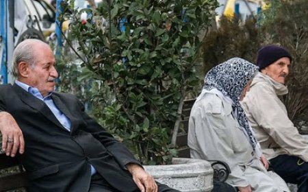با واگذاری بانک رفاه، معیشت بازنشستگان به مخاطره افتاده