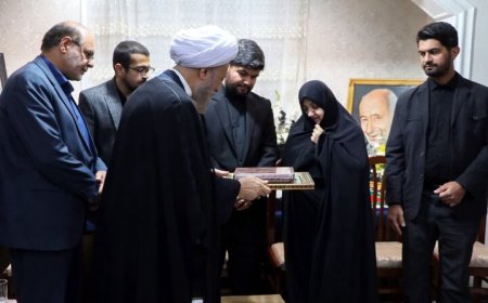 ابلاغ پیام و سلام رهبر انقلاب به خانواده سرلشکر شهید غیب‌ پرور